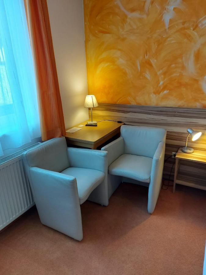 Pension Claudia Vösendorf Esterno foto